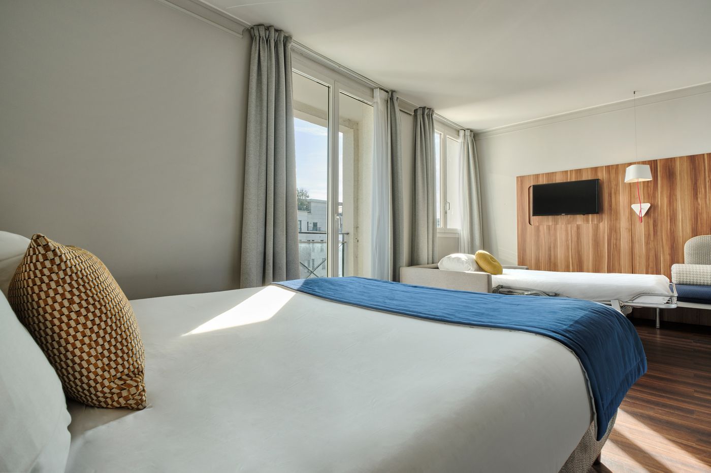 Hotel-Atrium-Room-16