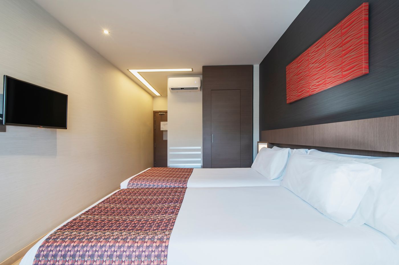 10.10.25 Hotel Granada by Pierre & Vacances