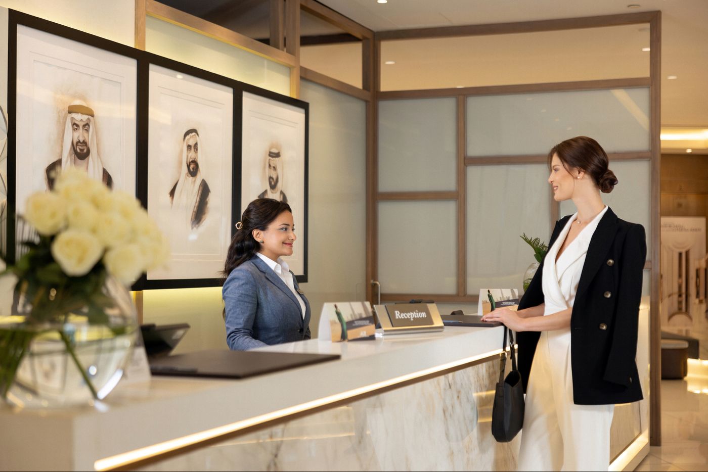 Fairmont-Dubai-Lobby-37