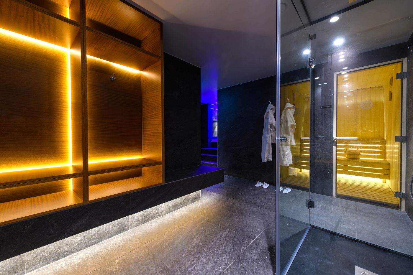 Ajax-Hotel-Sports-and-Entertainment-54