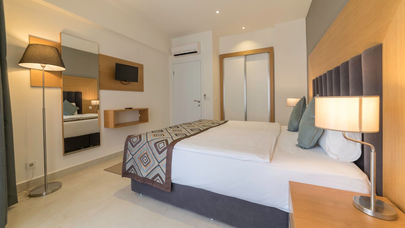 Ramada-Resort-by-Wyndham-Kusadasi---Golf-Room-29