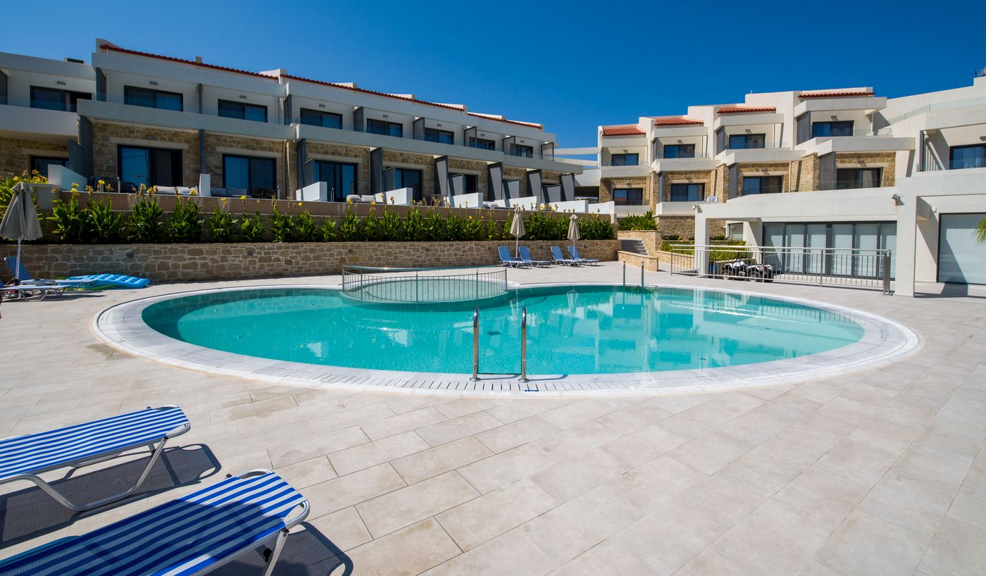 Selini-Suites-Pool-4