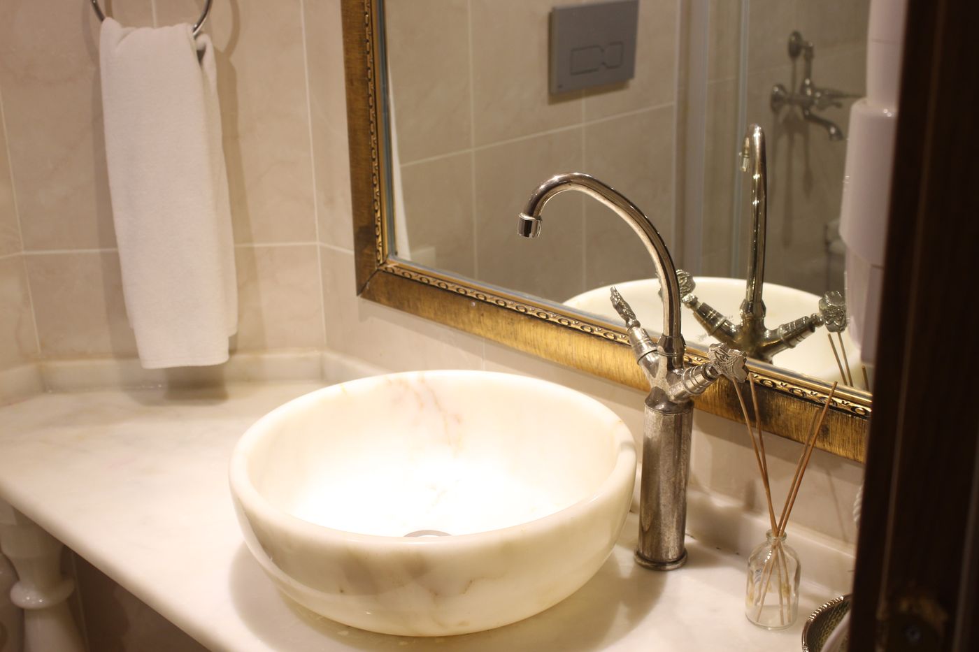 Marmara-Deluxe-Room-16