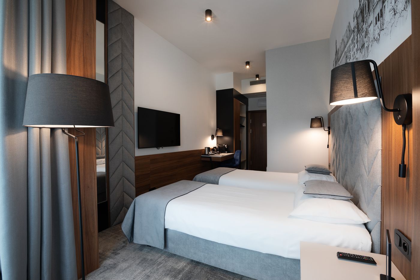 Garden-Square-Hotel-Room-26