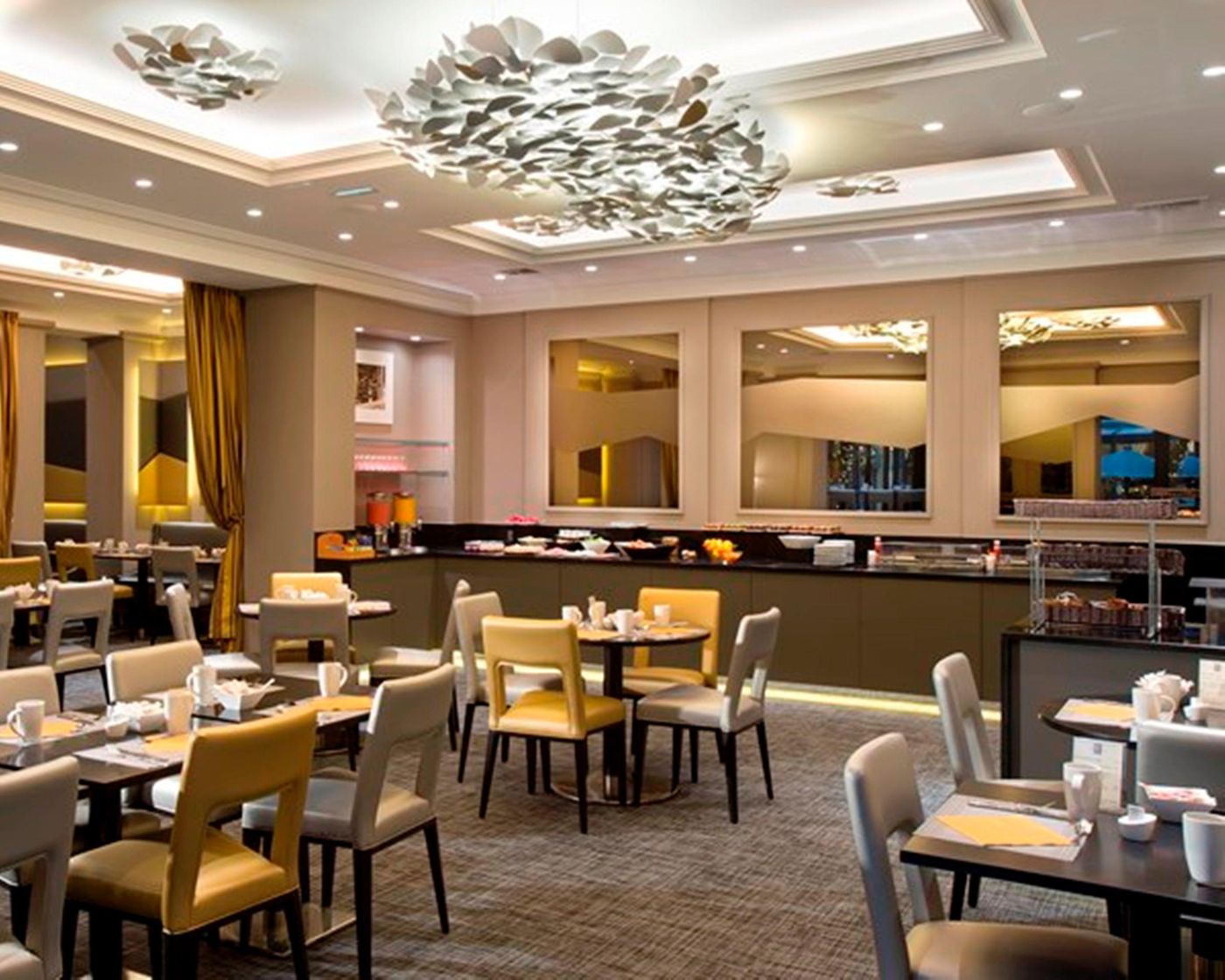 California-Paris-Champs-Elys----es-Restaurant-42