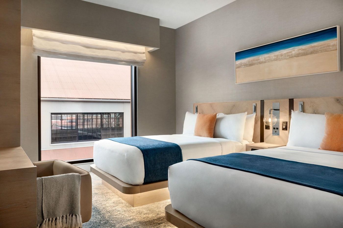 Seaside-Hotel-North-Vancouver-Room-16