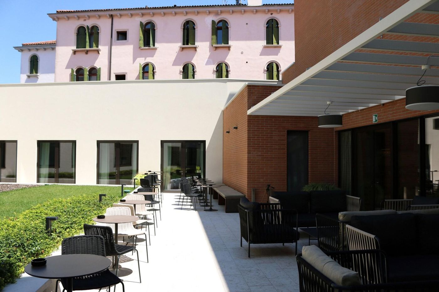 Ac-Hotel-Venezia-Terrace-40