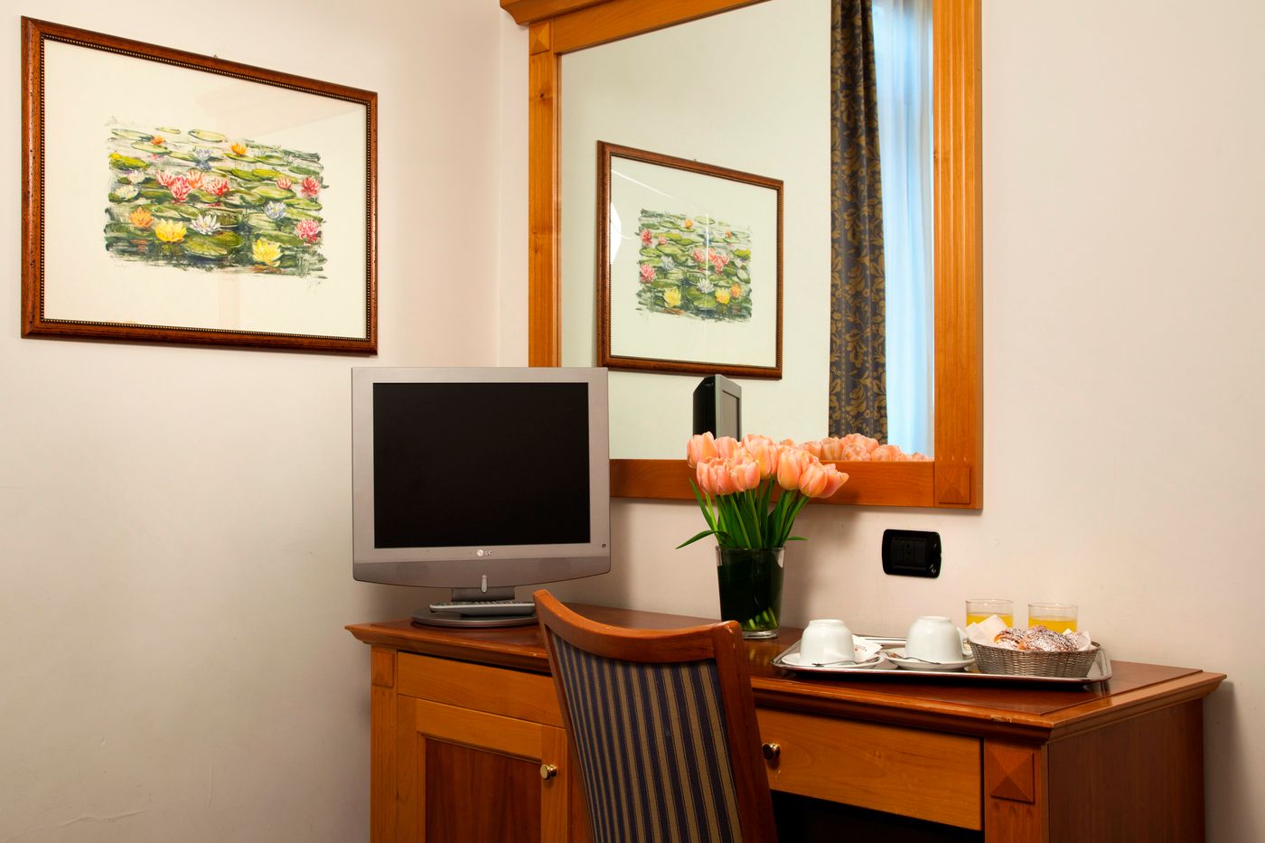 Diplomatic-Rome-Room-19