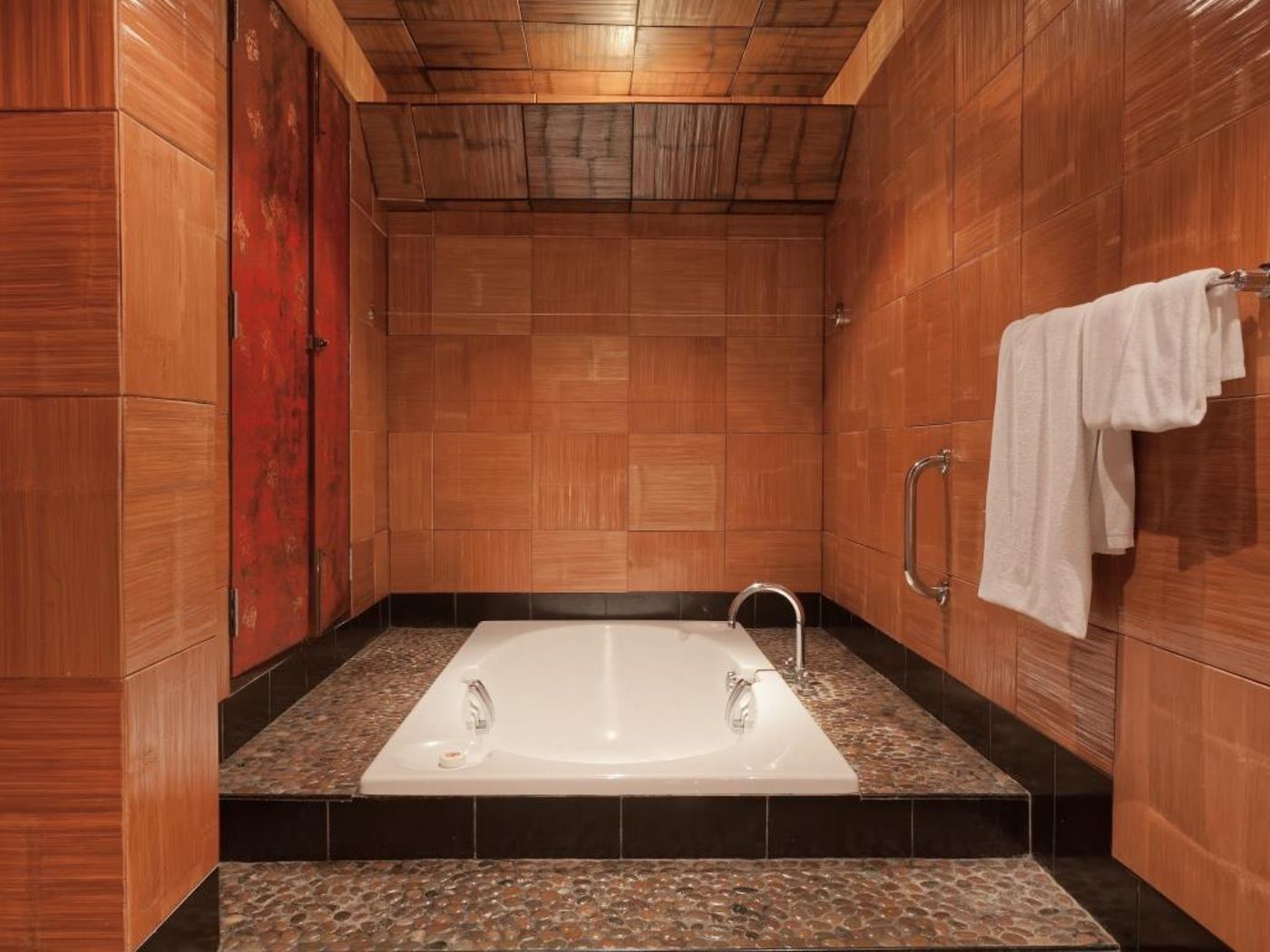 Mom-Tri-S-Villa-Royale-Room-79