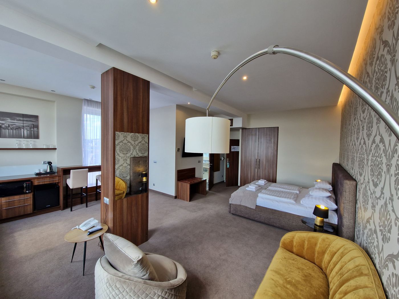 Medos-Hotel-Room-7
