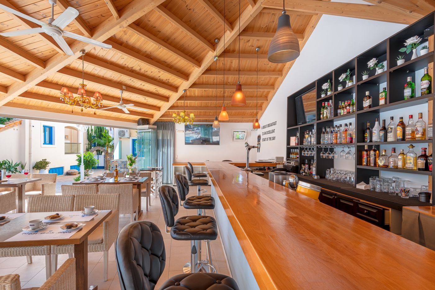 Nana-Angela-Apartments-Bar-44