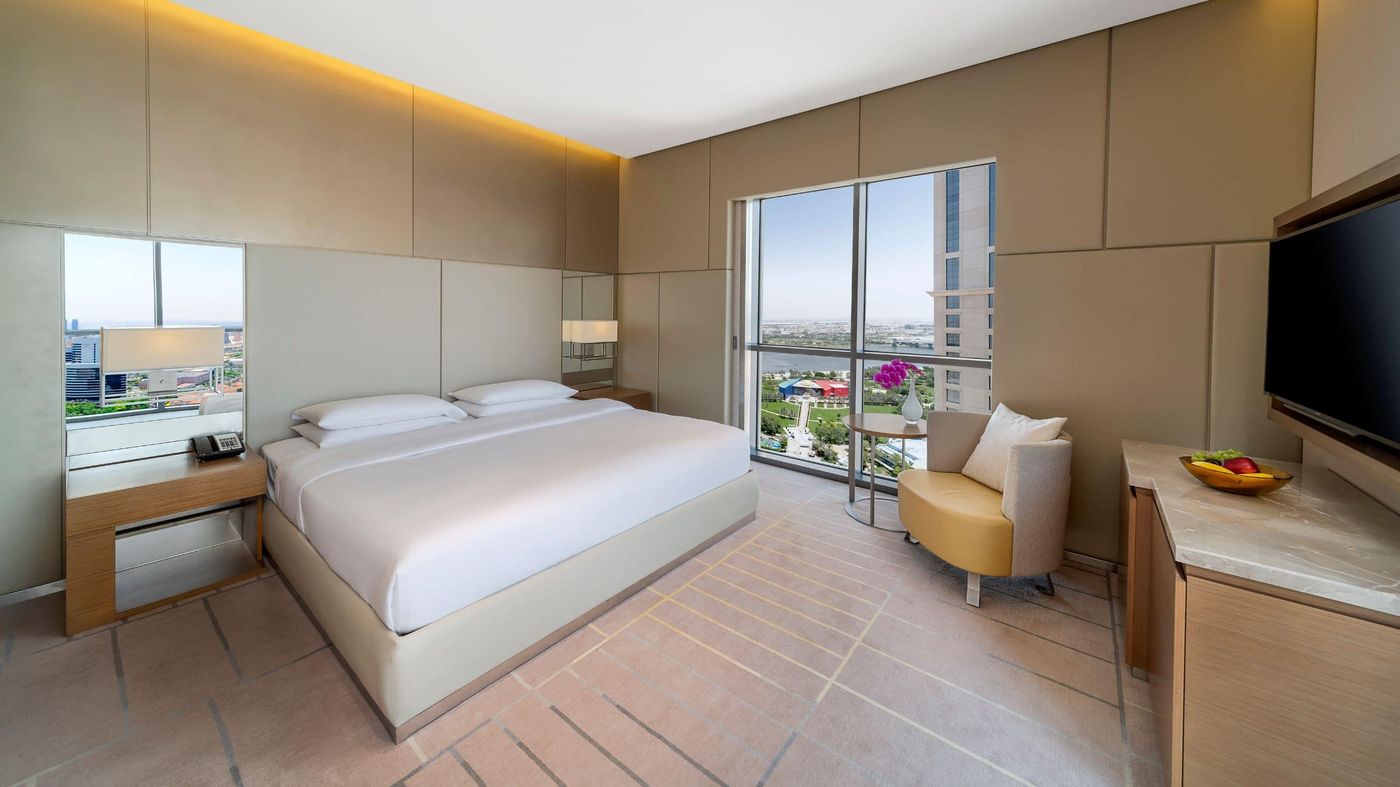 Hyatt-Regency-Dubai-Creek-Heights-Room-13