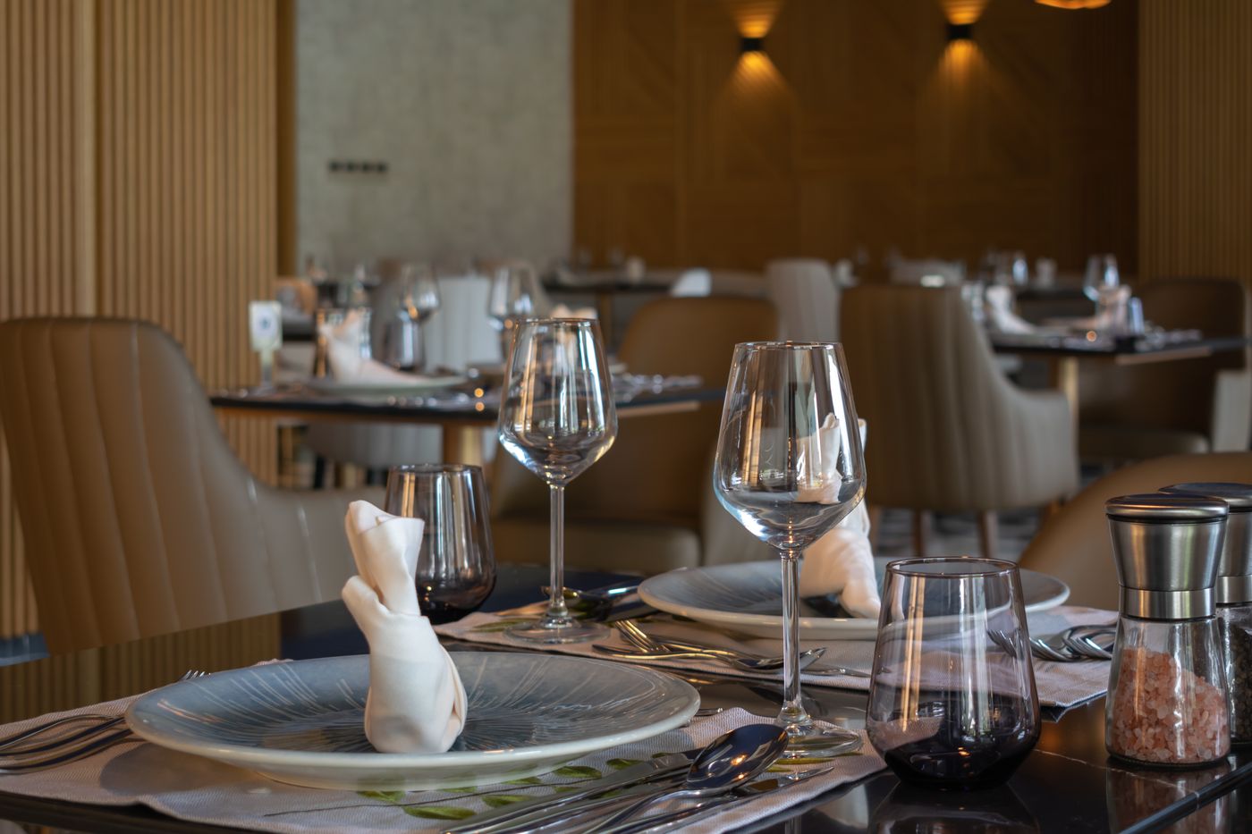 Armas-Bella-Luna-Restaurant-52