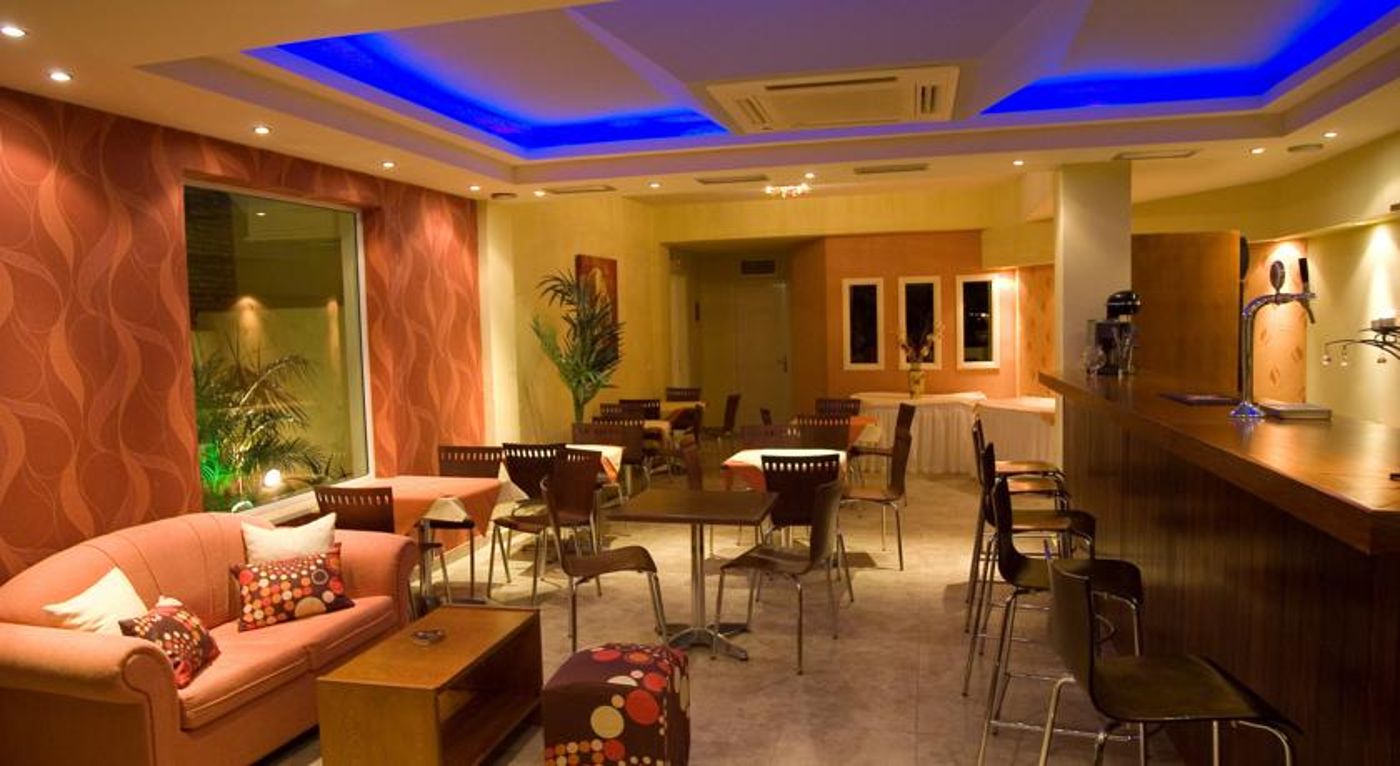 Theoxenia Hotel & Apartments