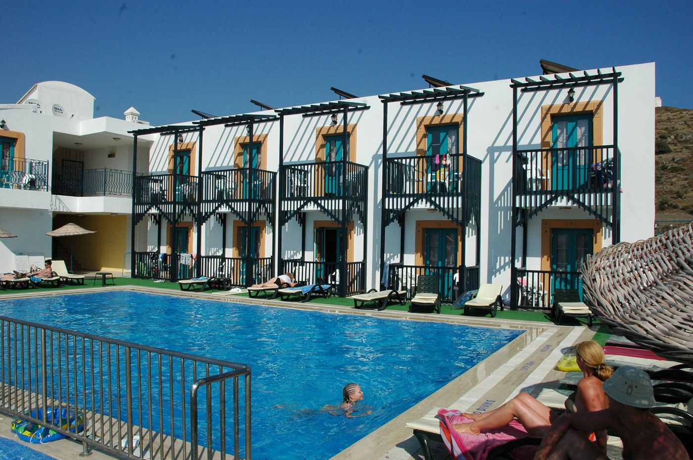 Jasmin-Beach-Hotel-Pool-7