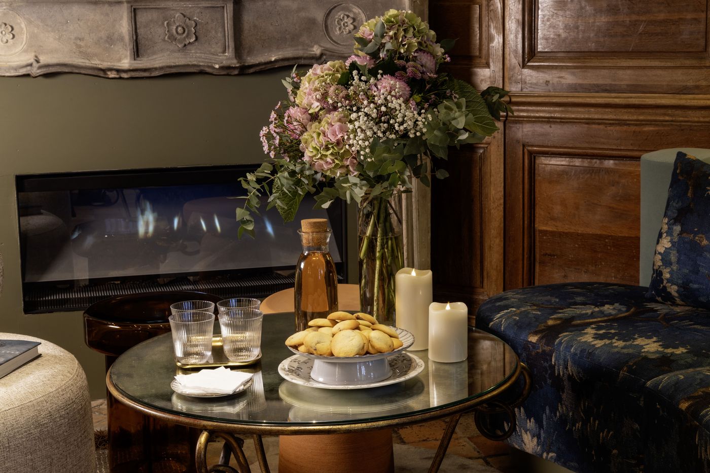 Hotel-L-de-Lutece-Lobby-7