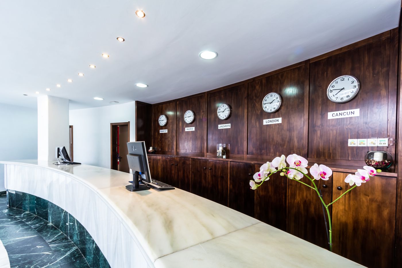 Bluebay-Lanzarote-Lobby-42