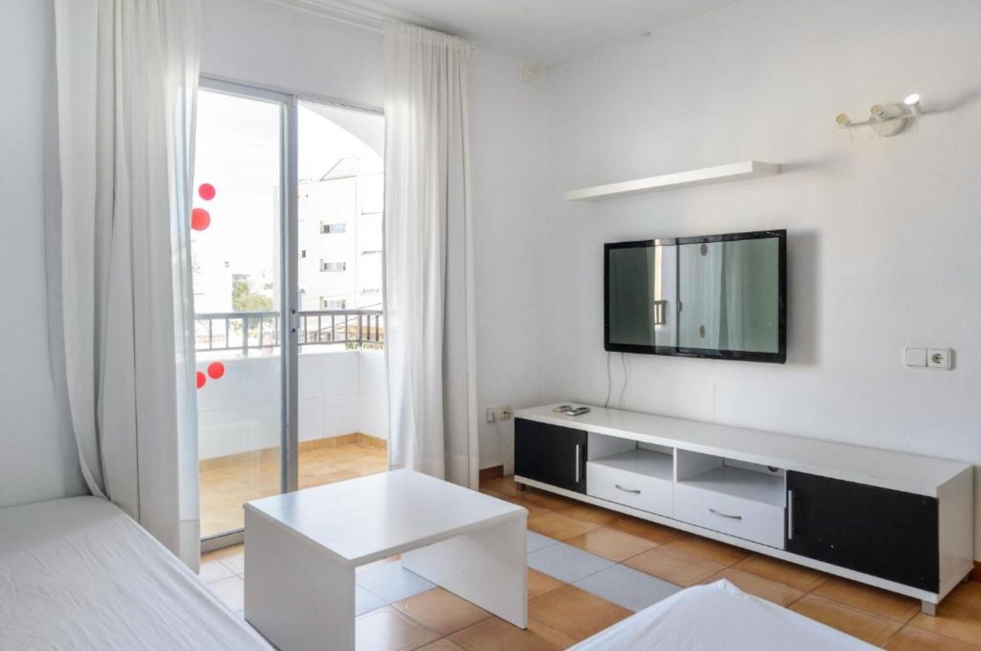 Apartamentos-San-Antonio-Beach-Room-20