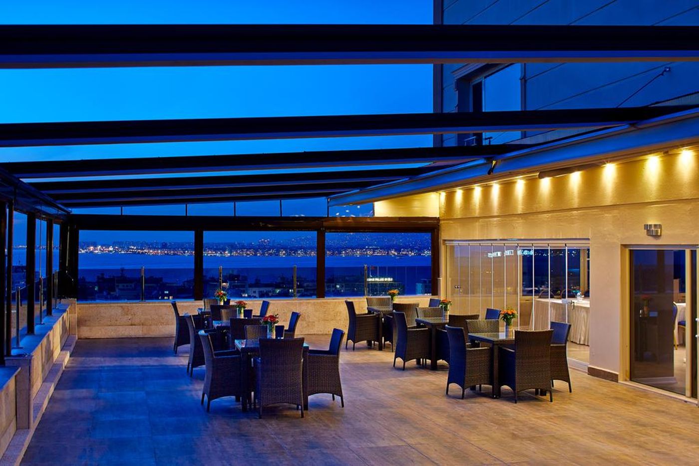 Double Tree By Hilton Izmir Alsancak