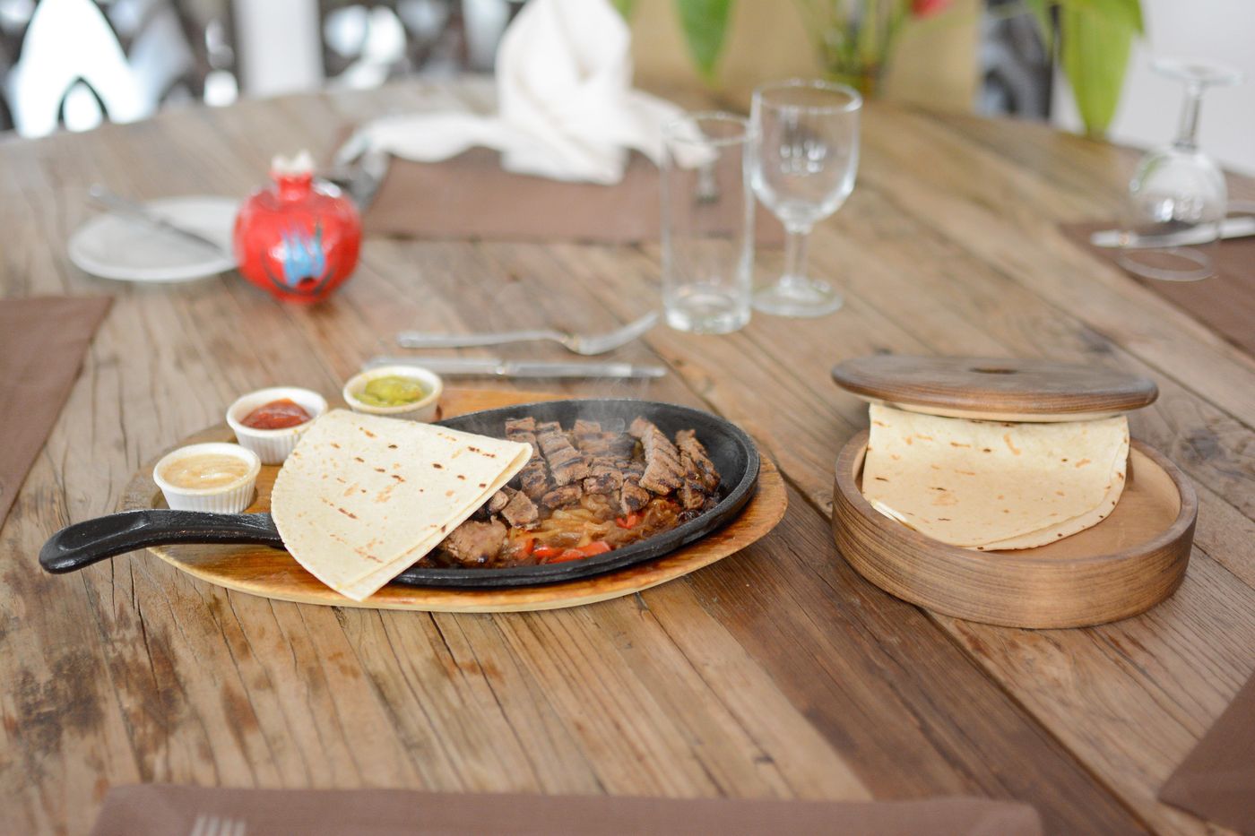 Holiday-Inn--Istanbul-City-Restaurant-35