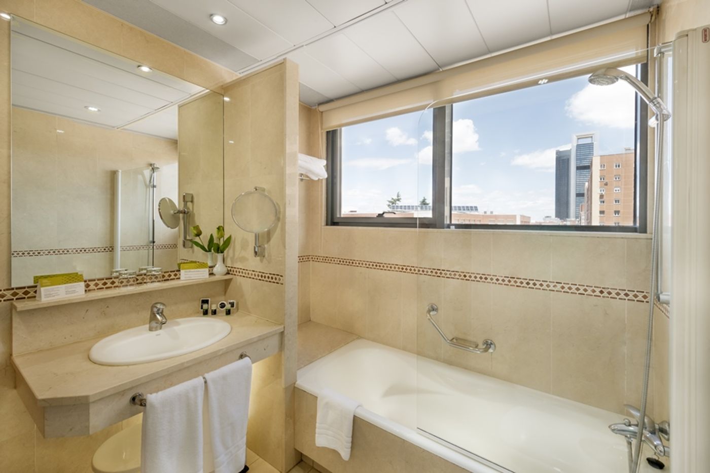 Exe-Plaza-General-view-31