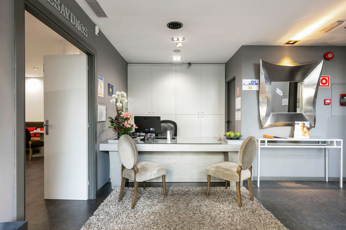 Globales-Acis---Galatea-Hotel-Lobby-8