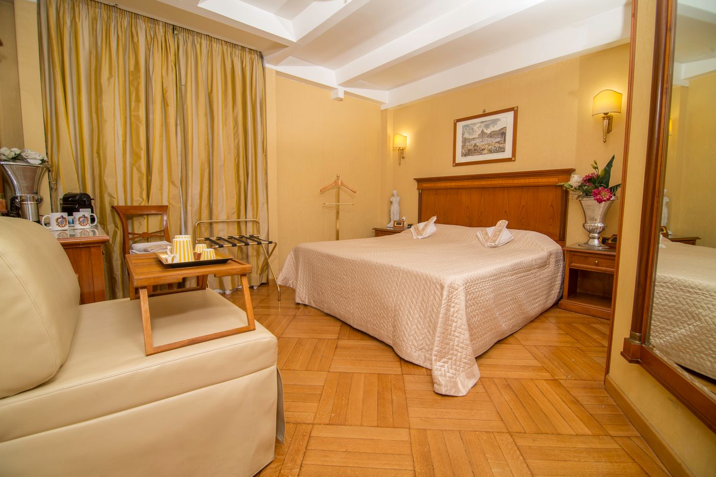 Luxury-Rooms-H-2000-Roma-Room-4