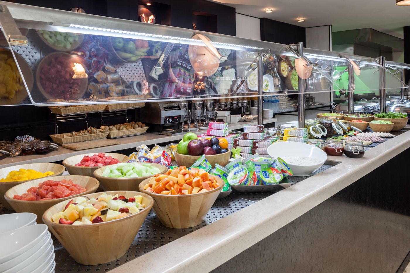 Holiday-Inn-Dubai-Al-Barsha-Restaurant-43