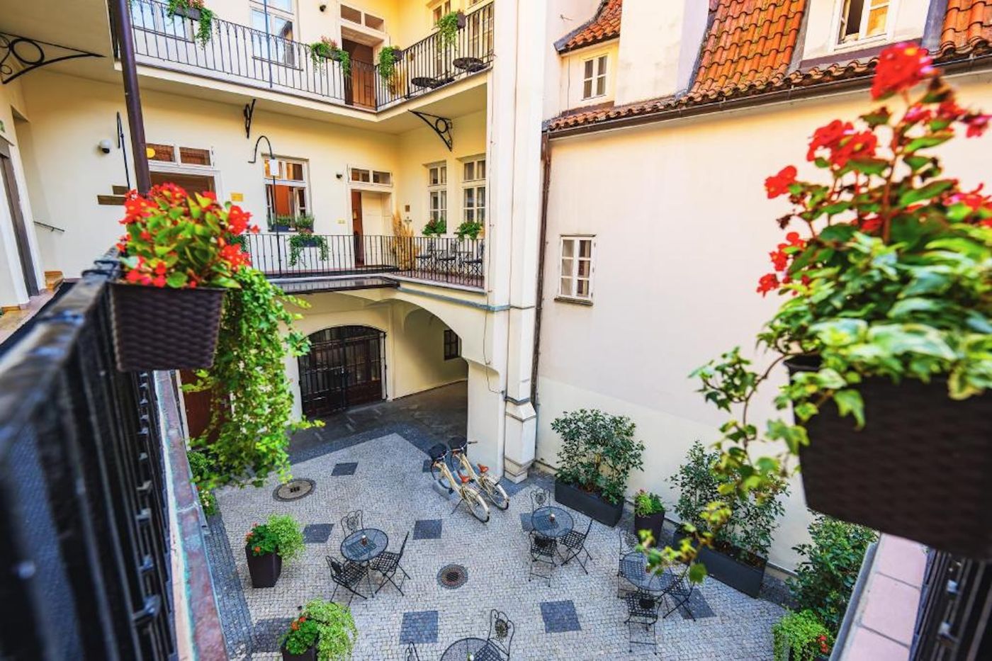 Josephine-Old-Town-Square---Czech-Leading-Hotel-Terrace-3