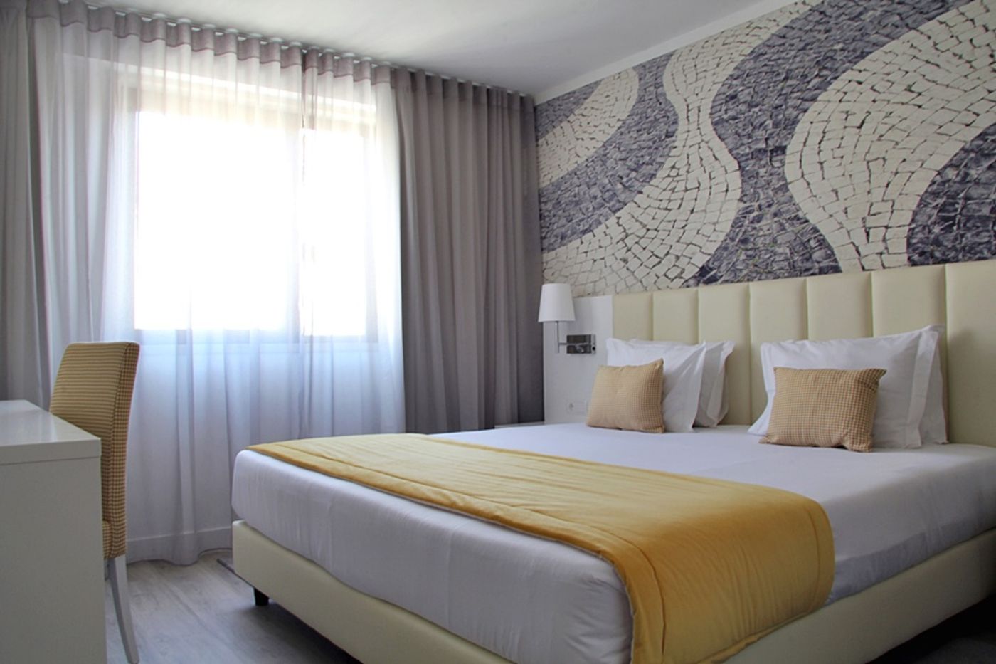 Masa Hotel Almirante-Portugal-LISBOA-Room-9