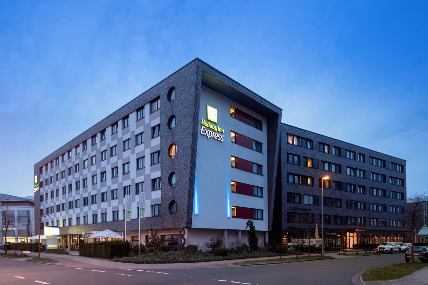 Holiday Inn Express Bremen Airport-Germany-Bremen-General view-9