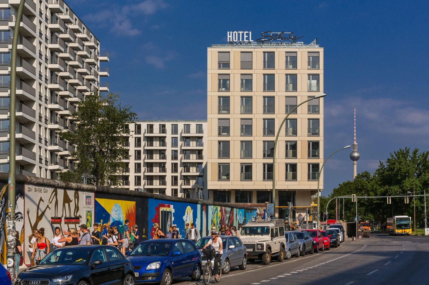 Schulz-Hotel-Berlin-Wall-At-The-East-Side-Gallery-General-view-1