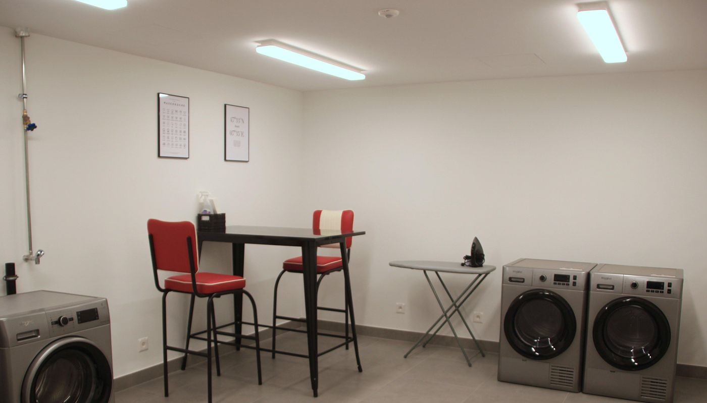 Holiday Inn Express And Suites Basel - Allschwil-Switzerland-Basel - Allschwil-Lobby-5