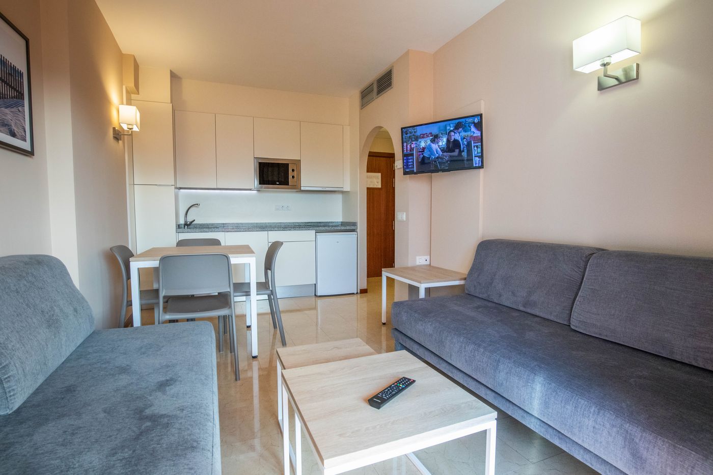 Aparthotel-Ilunion-Miramar-Room-25