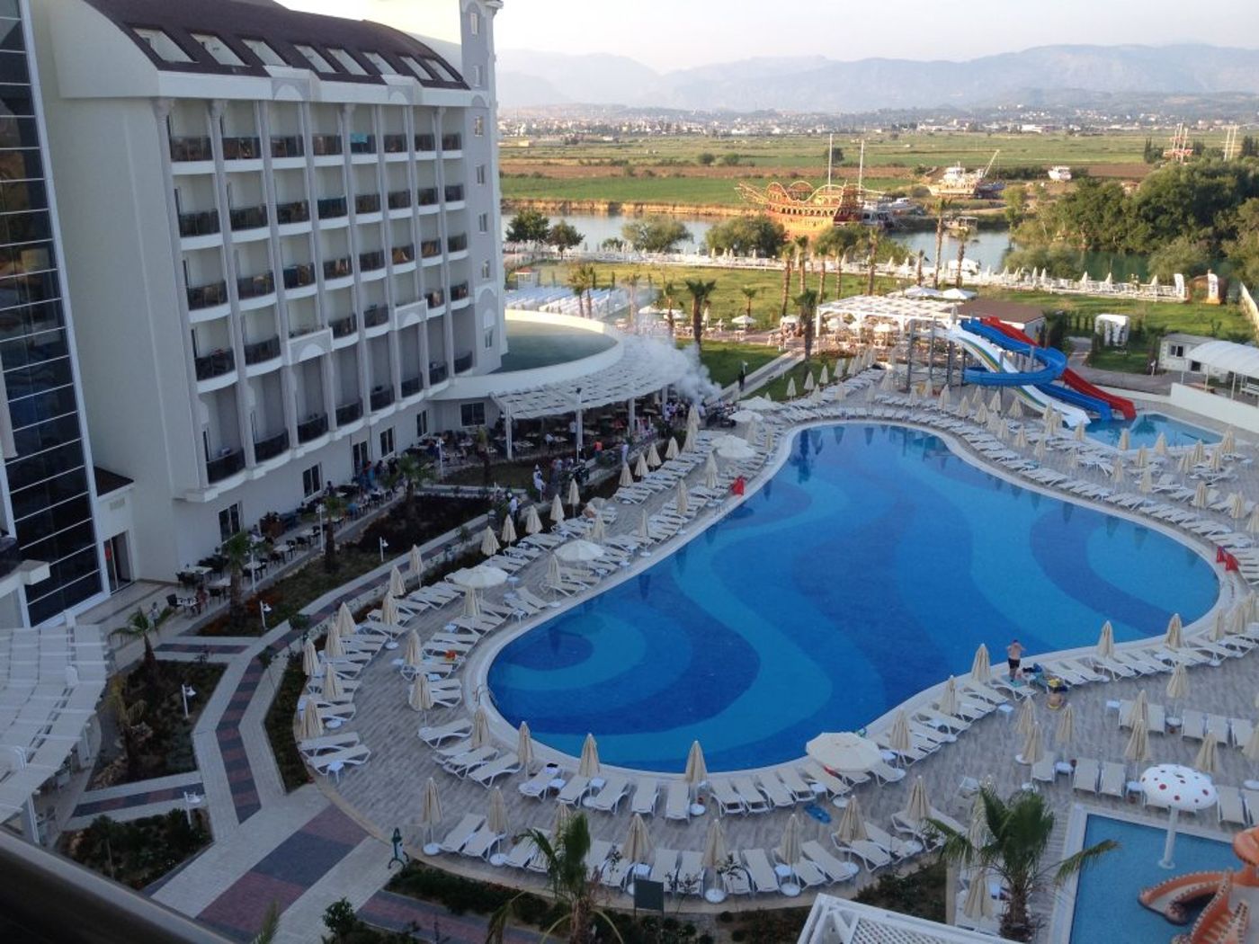 Lake---River-Side-Hotel---Spa-Pool-4