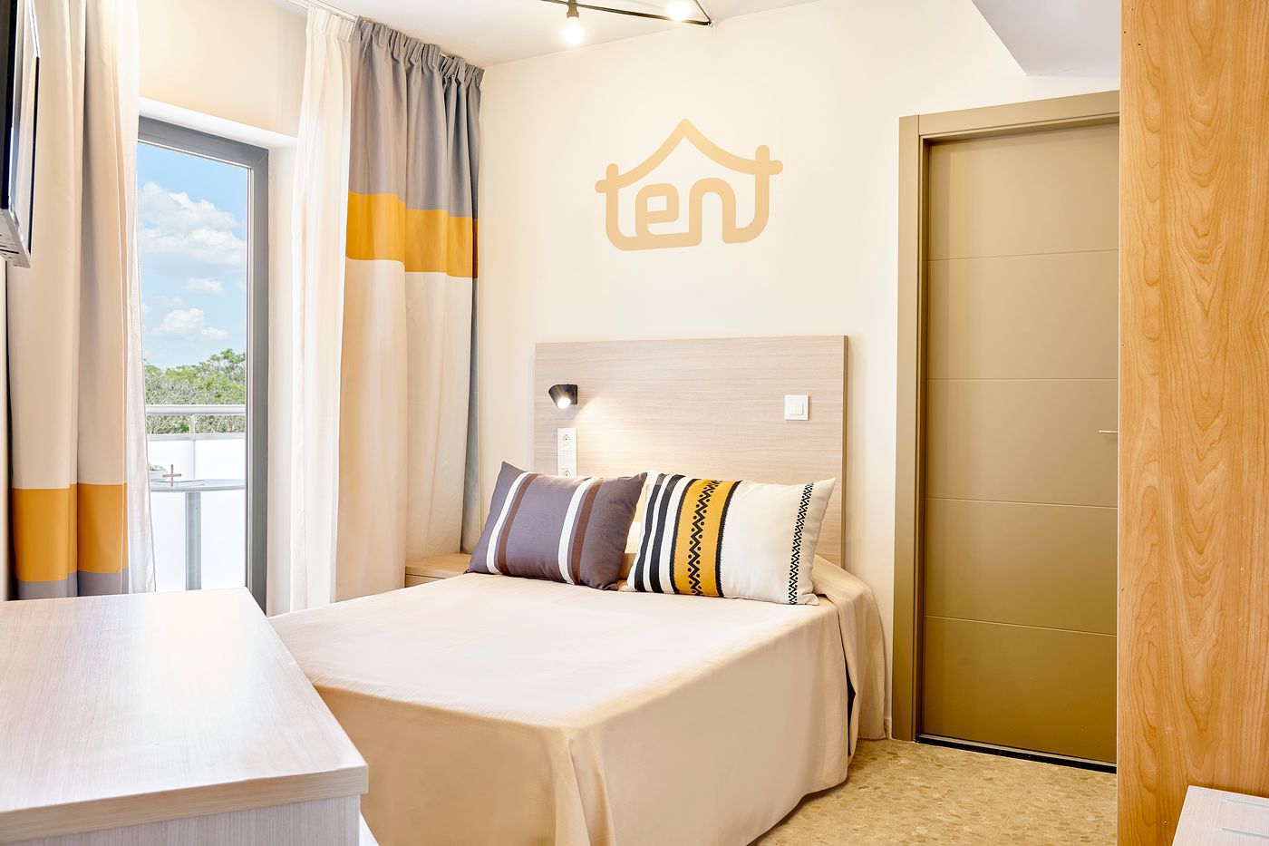 tent-Torremolinos-Room-16