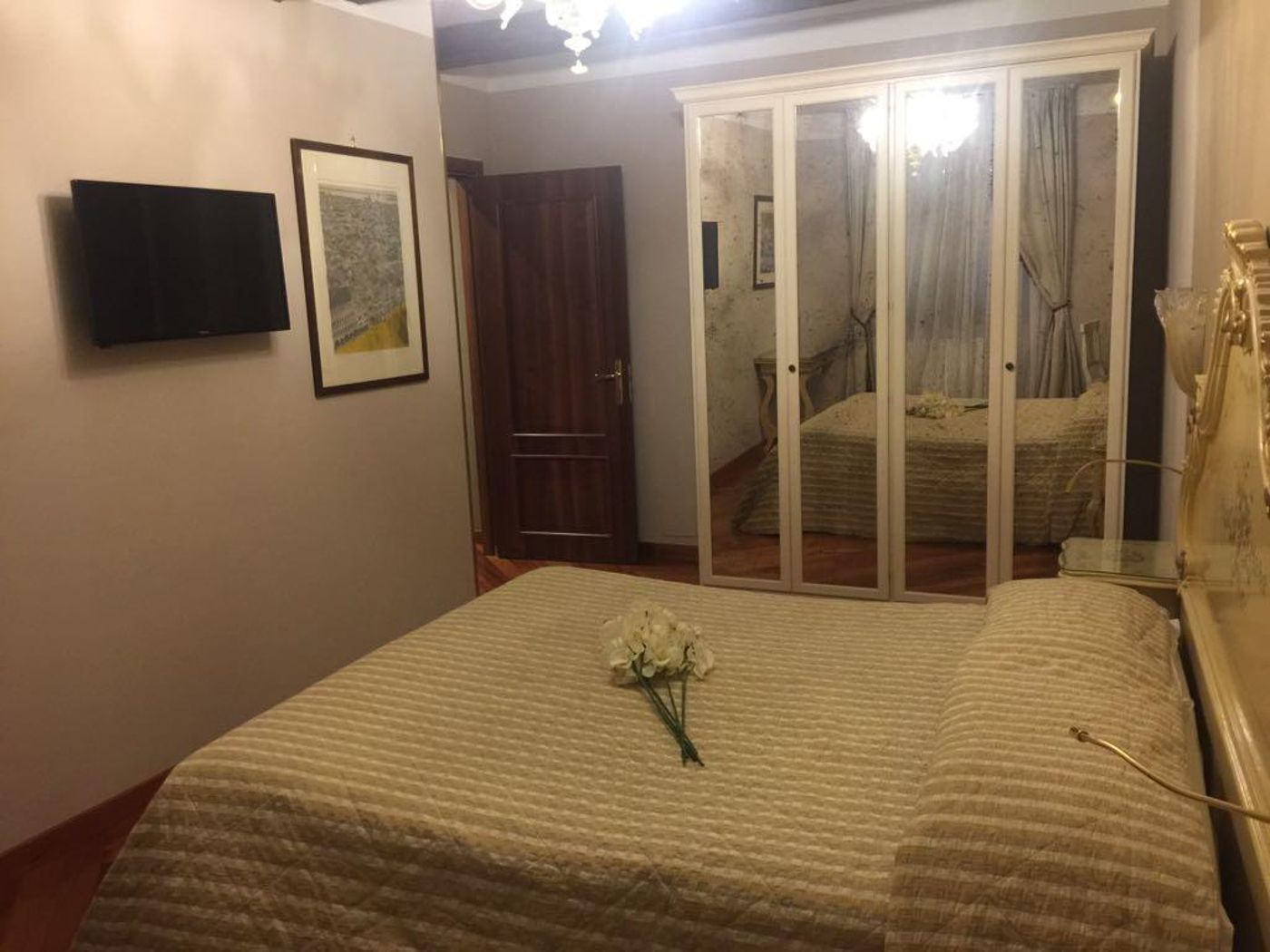 Ca--Dell-Arte-Suites-Room-21