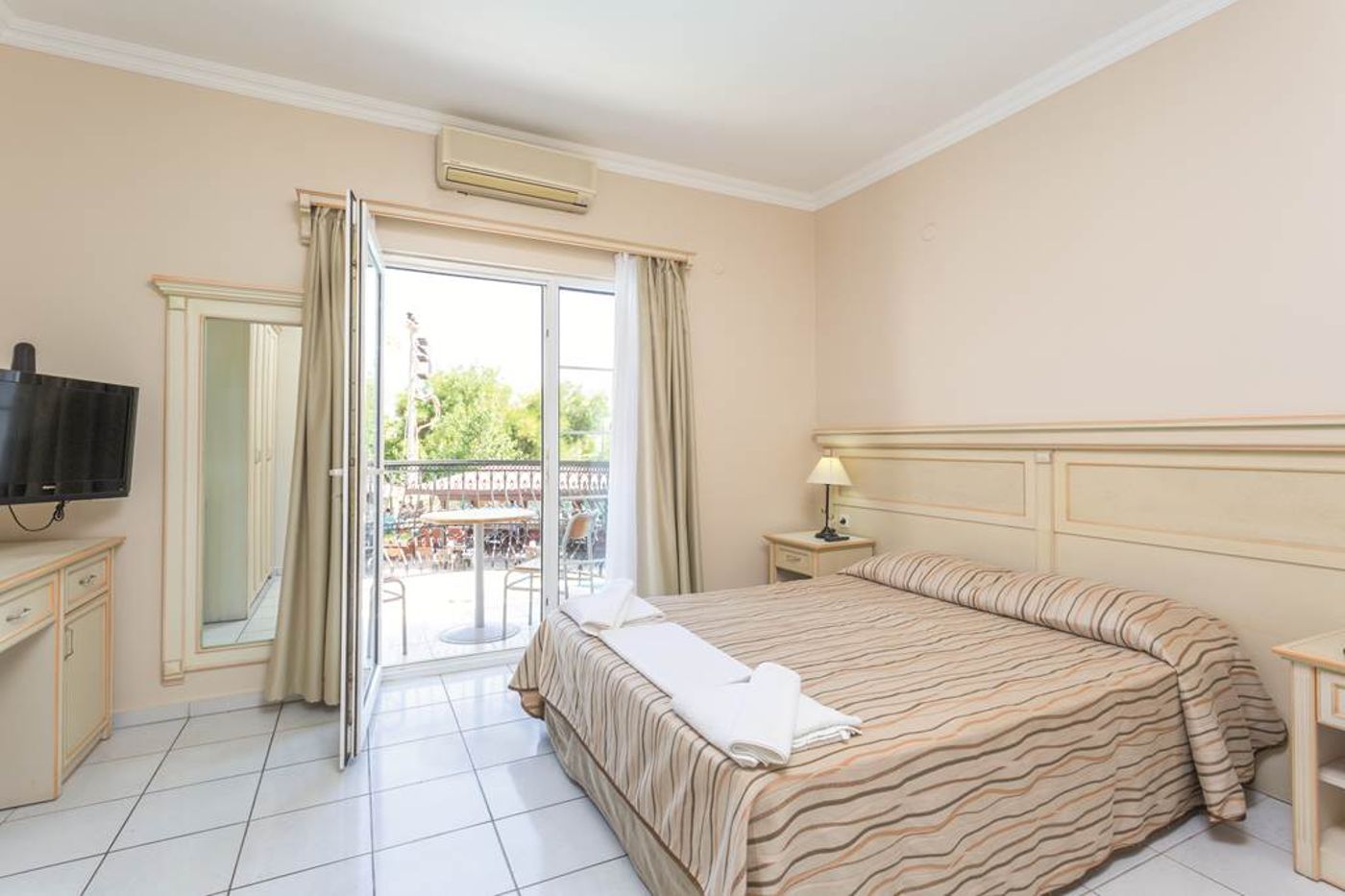 Tropicana Beach Apartments