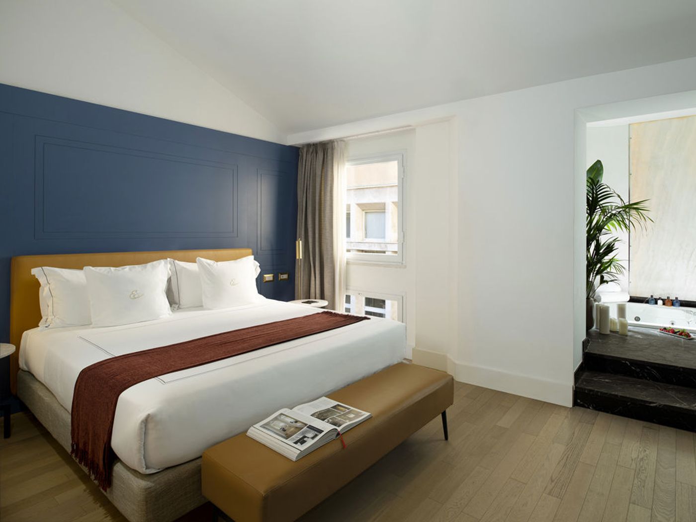 Elizabeth-Unique-Hotel-Room-17