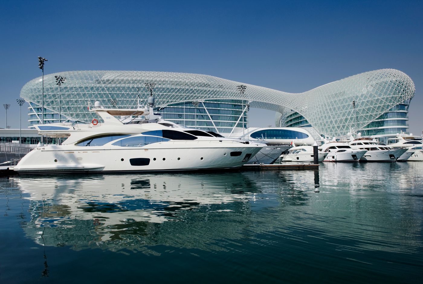 W-Abu-Dhabi---Yas-Island-General-view-8