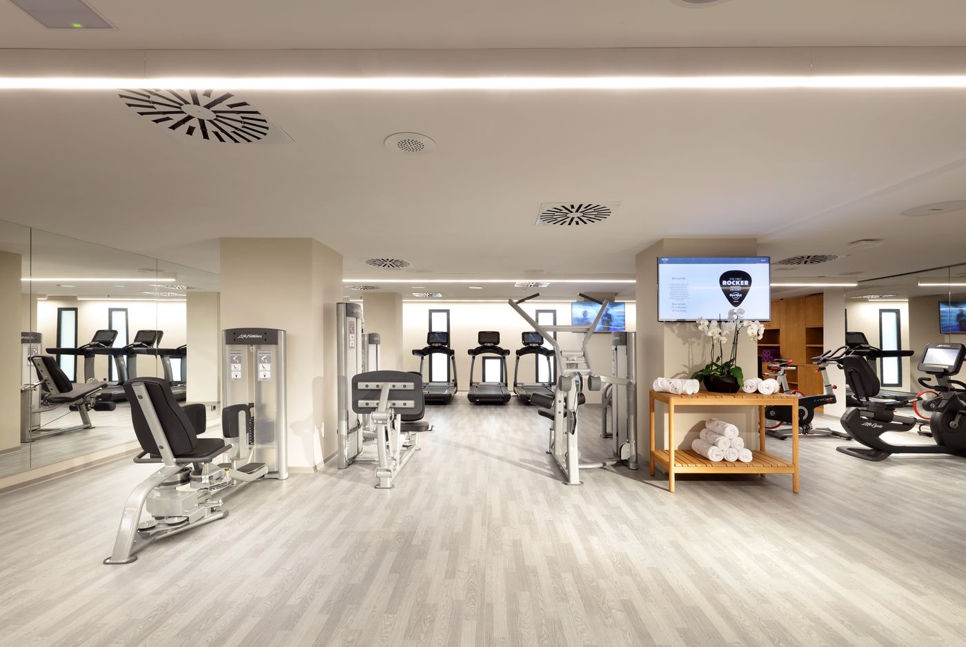 Hard-Rock-hotel-Tenerife-Sports-and-Entertainment-81