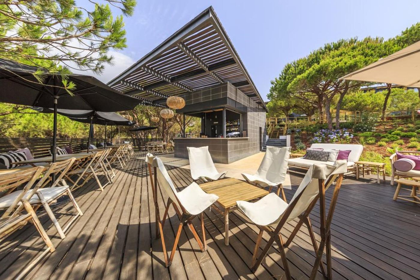 Praia-Verde-Boutique-Hotel---Design-Hotels-Bar-9