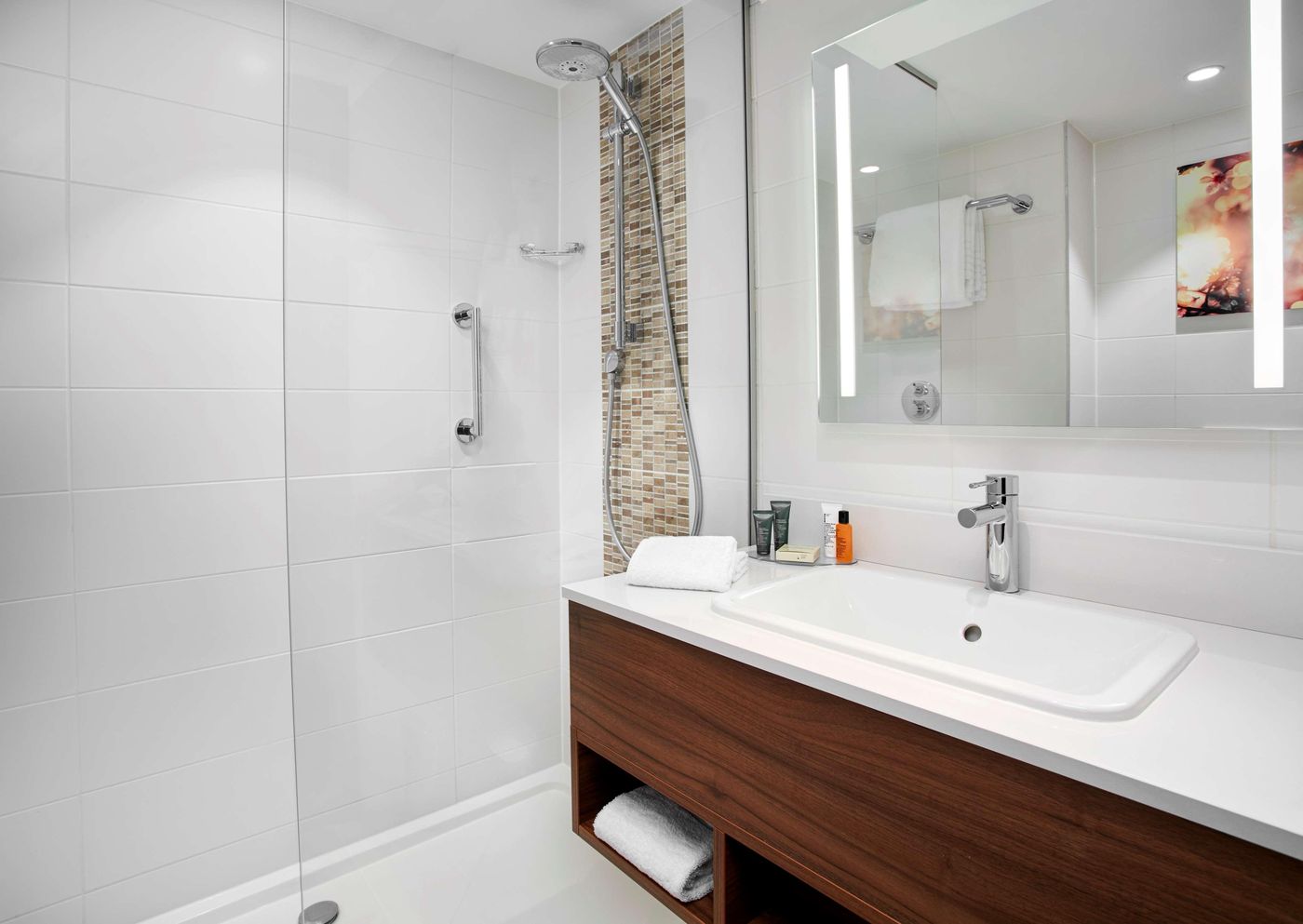 Hilton-Garden-Inn-Brussels-City-Centre-Room-48