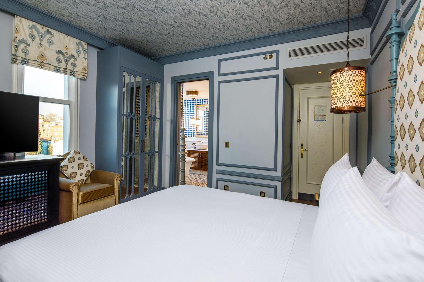 Hagia-Sofia-Mansions-Curio-Collection-by-Hilton-Room-34