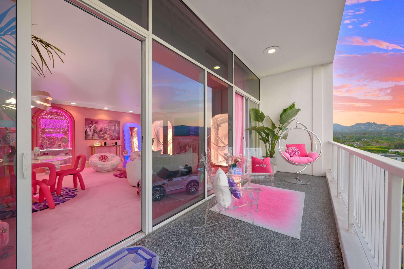 Beverly-Hilton-Room-8