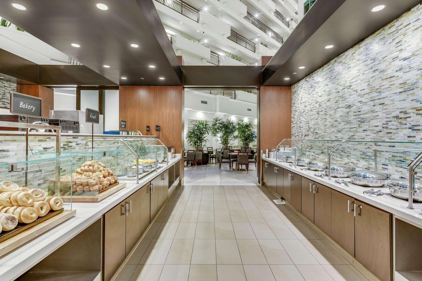 Embassy-Suites-by-Hilton-Anaheim-Orange-Restaurant-40