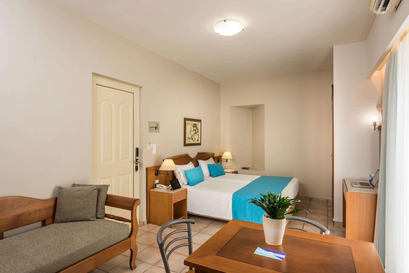 Elotis-Suites-Room-27