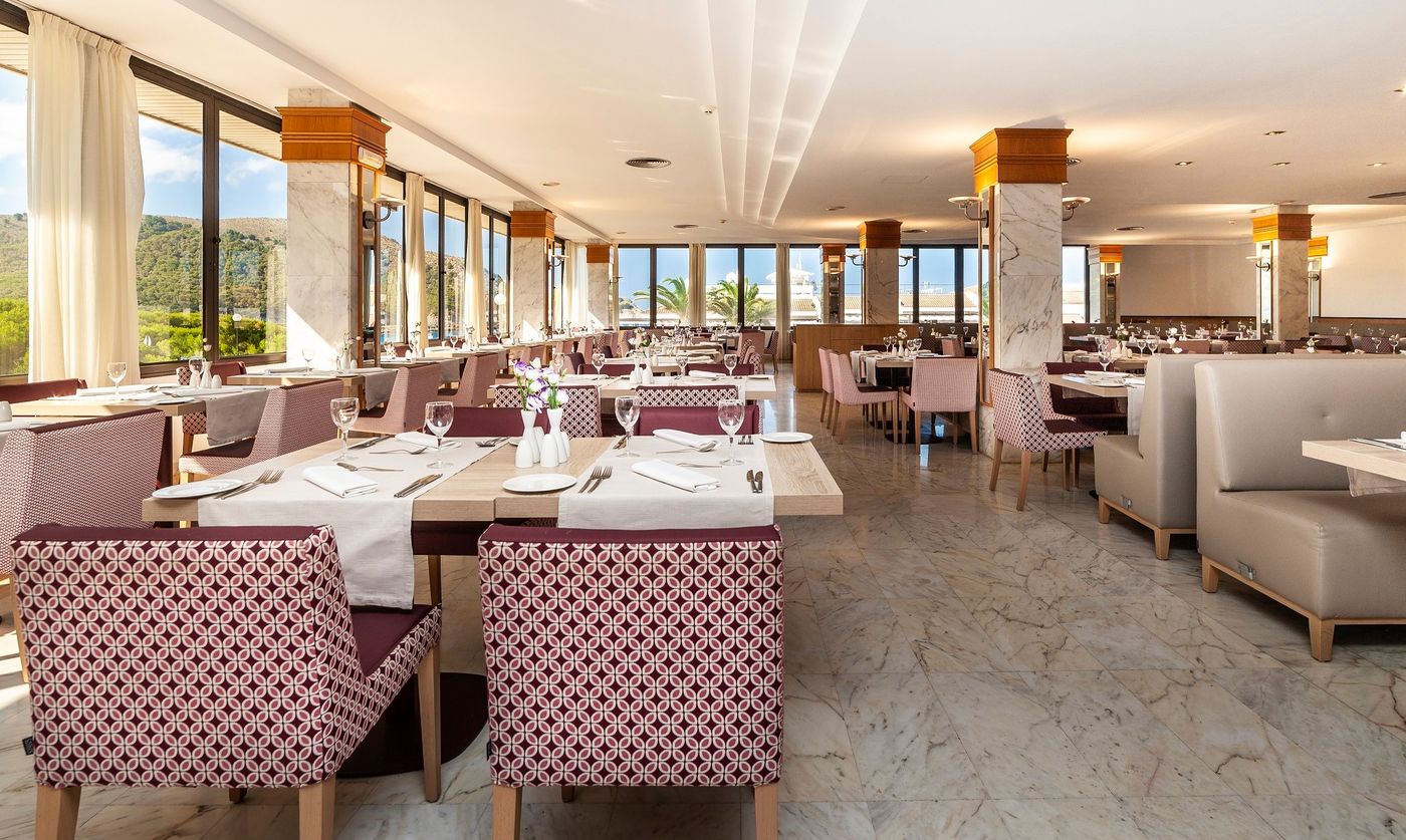 S'Entrador Playa Hotel and Spa