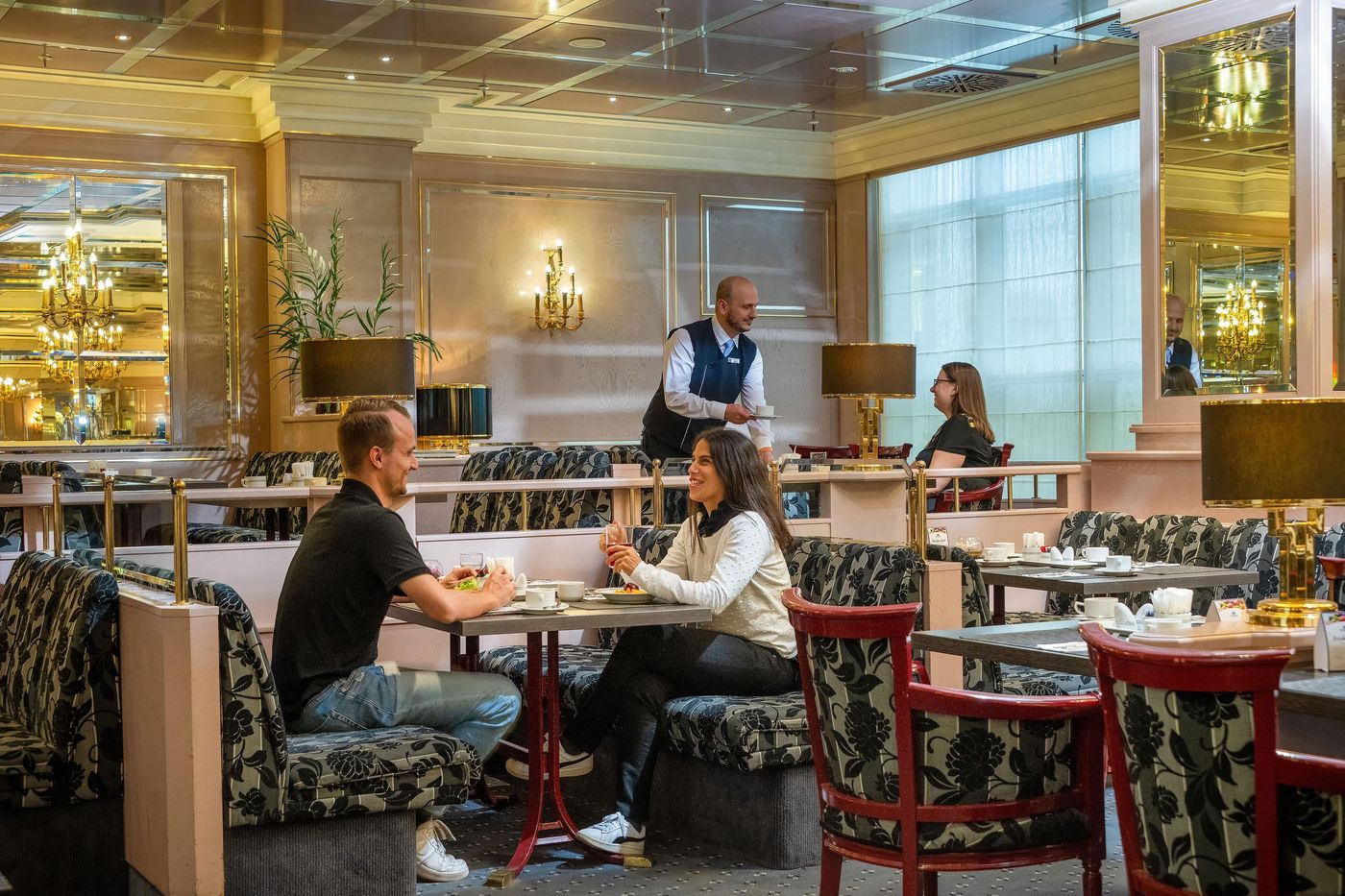 Maritim-Hotel-Munchen-Restaurant-10