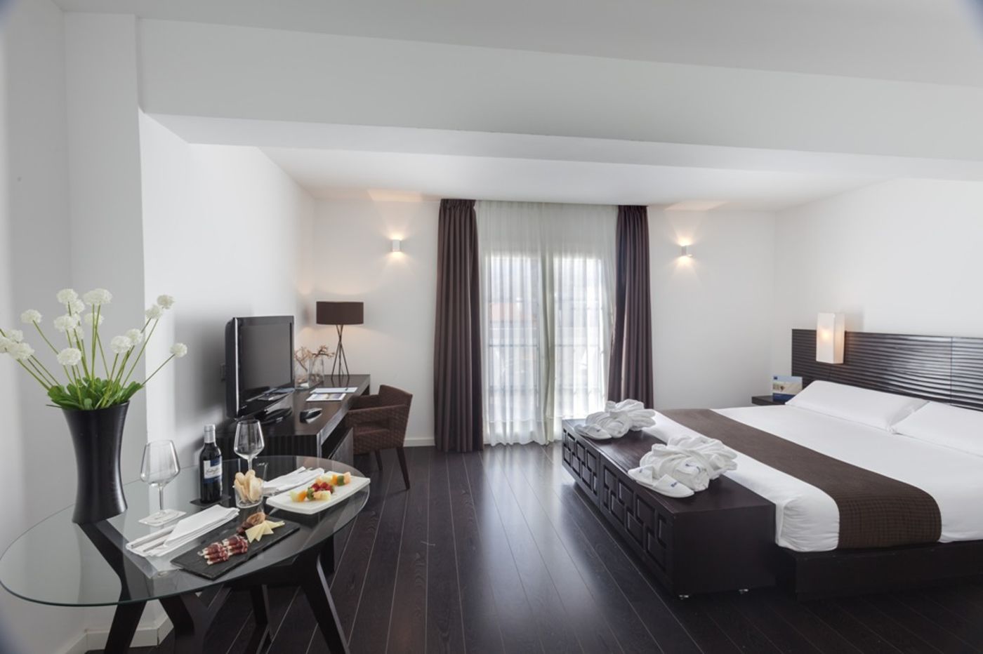 Occidental Santa Cruz Contemporaneo